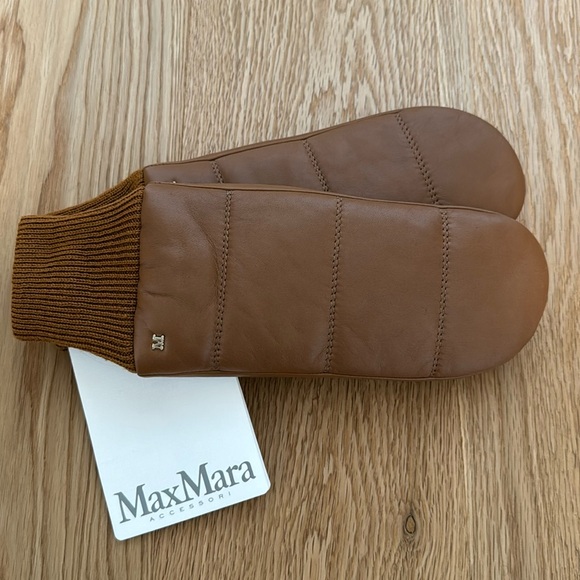 MaxMara Accessories - MaxMara Leather Gloves